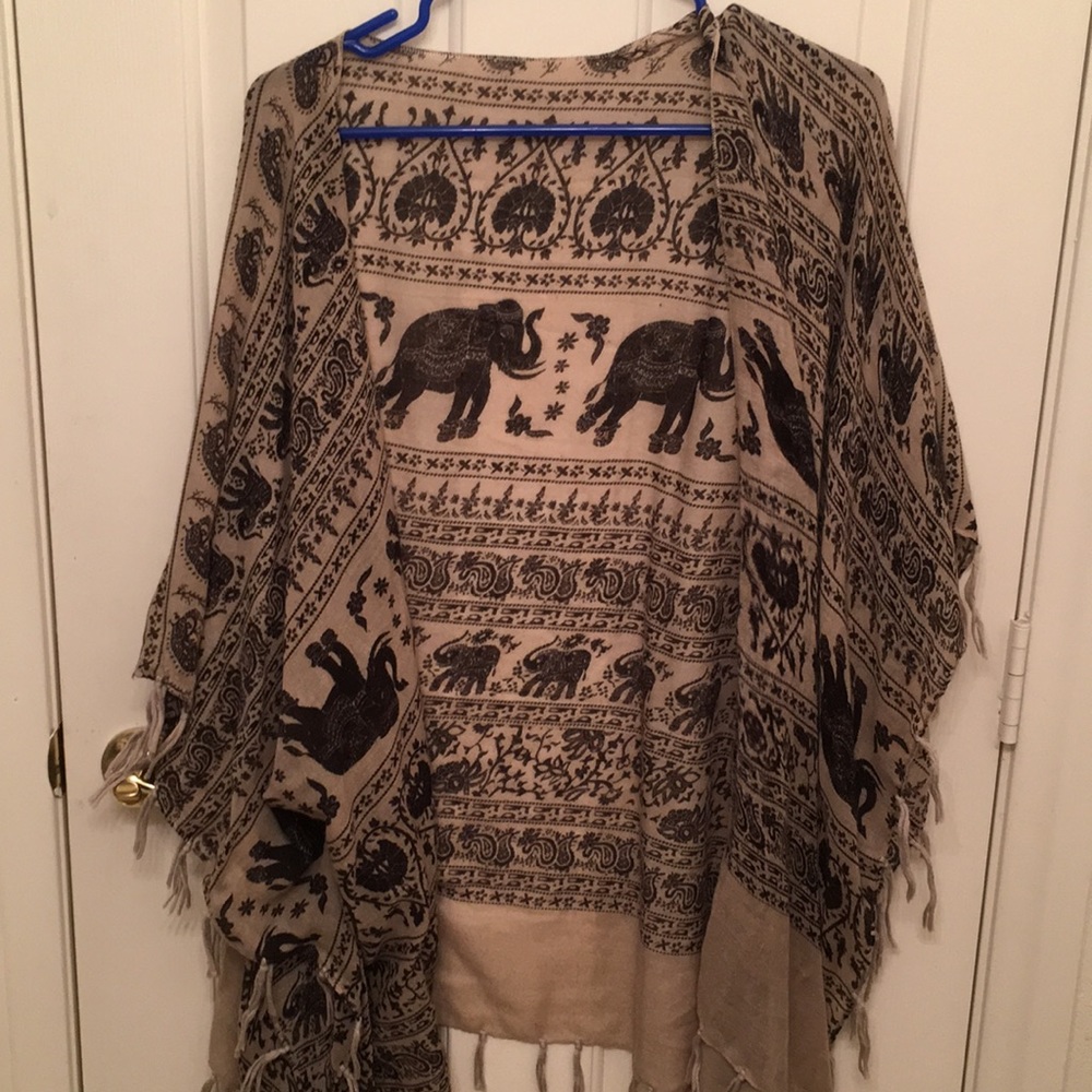 Tribal Print Shaw